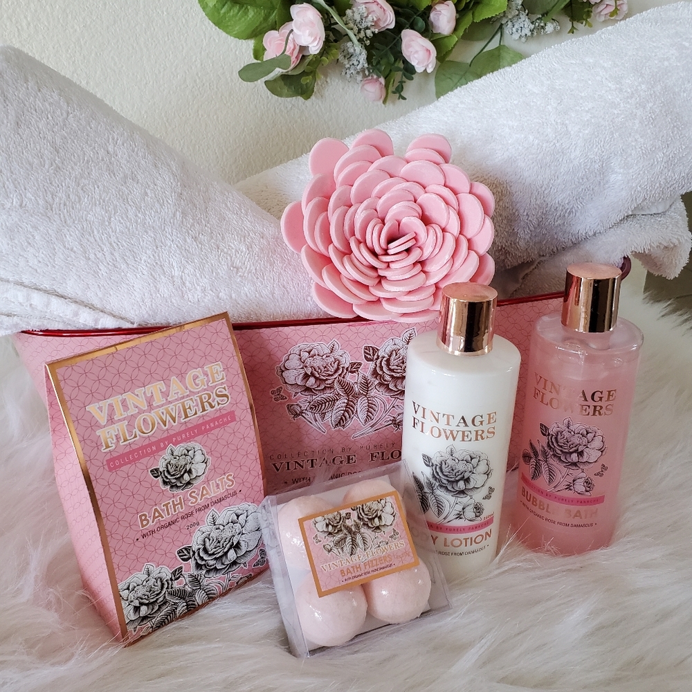 "Vintage Flowers" Bath Organic Products and Tin Container